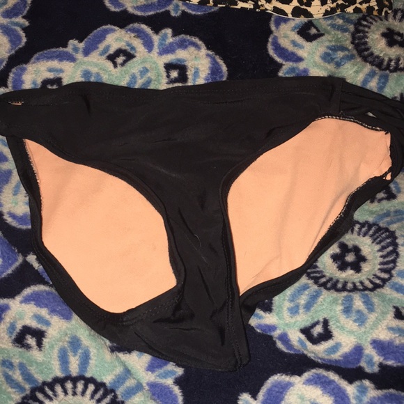 Two piece bathing suits - Picture 3 of 3